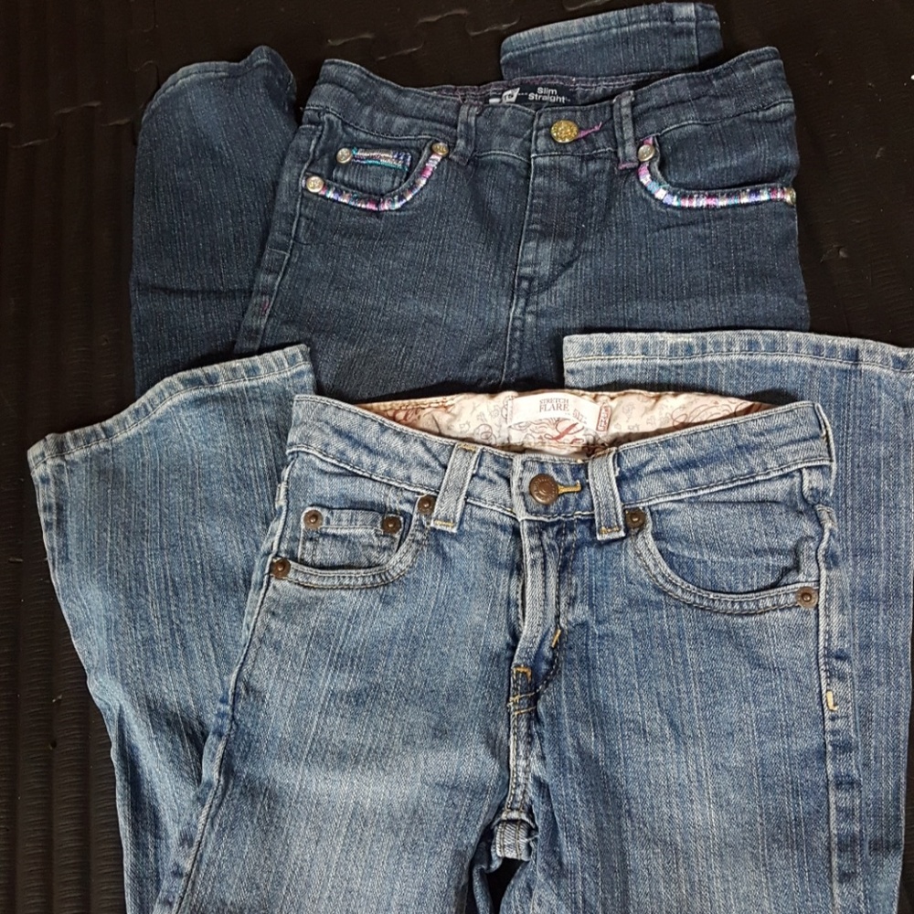 2 like new jeans Levis brand